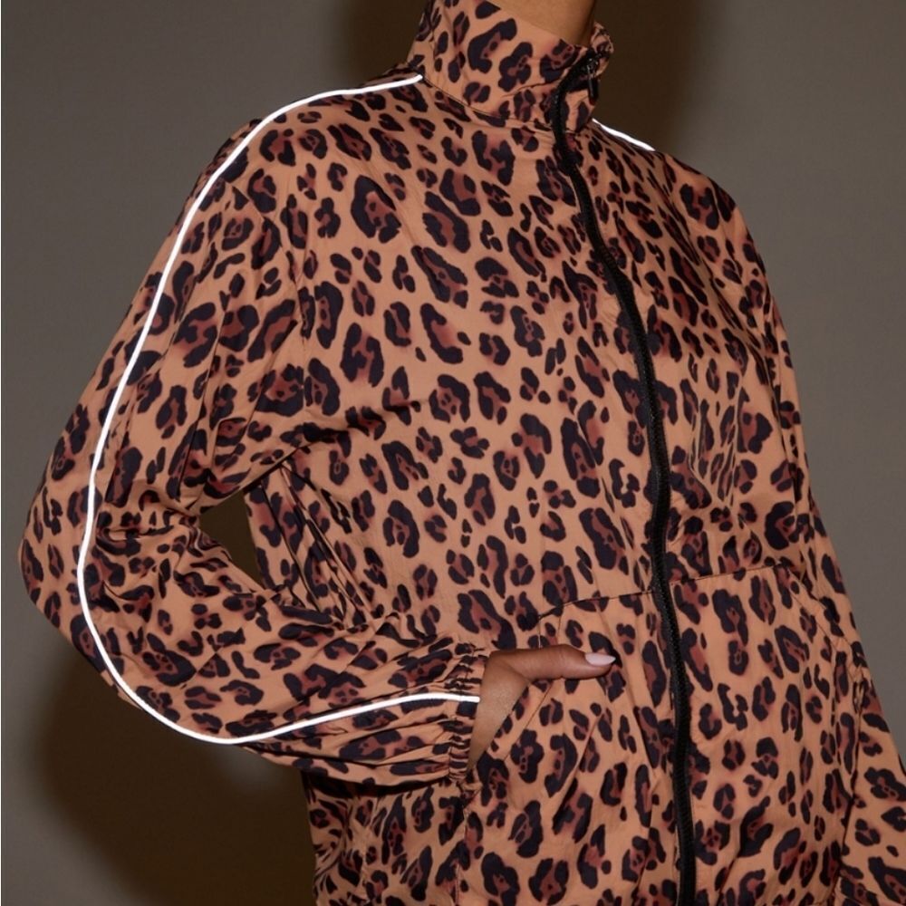 Fabletics Oversized Leopard Flyweight Windbreaker… - image 6